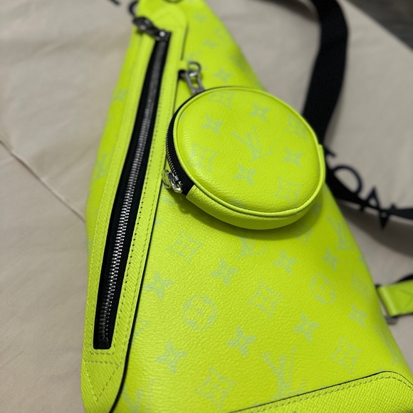 Louis Vuitton Duo Slingbag - Picture 2 of 7